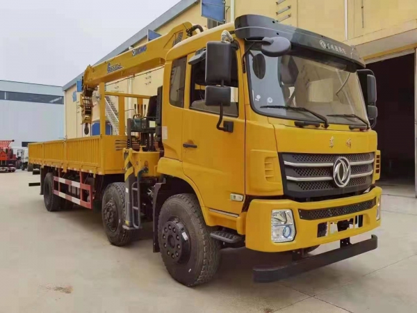 國六東風(fēng)前四后四隨車(chē)吊新品上市