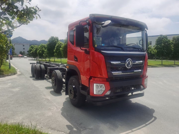 東風(fēng)T17前四后八國六隨車(chē)吊