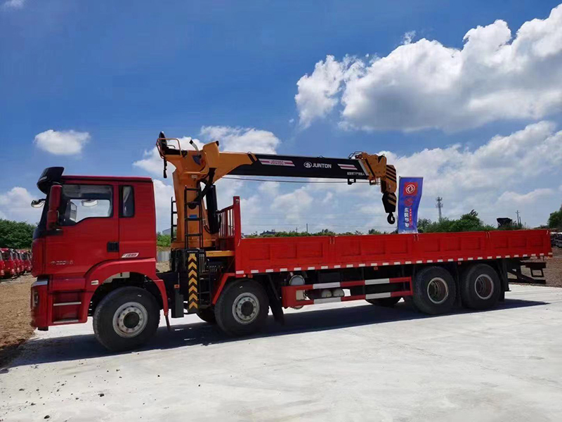 國六陜汽軒德前四后八隨車(chē)吊