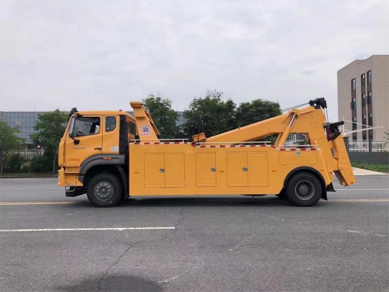 國六重汽豪瀚拖吊聯(lián)體黃牌清障車(chē)