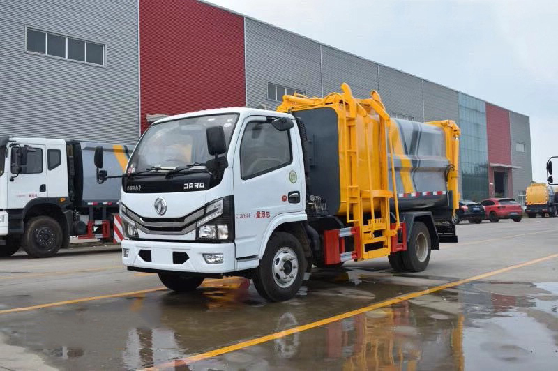 國六7方 藍牌東風(fēng)D6 側裝壓縮垃圾車(chē)