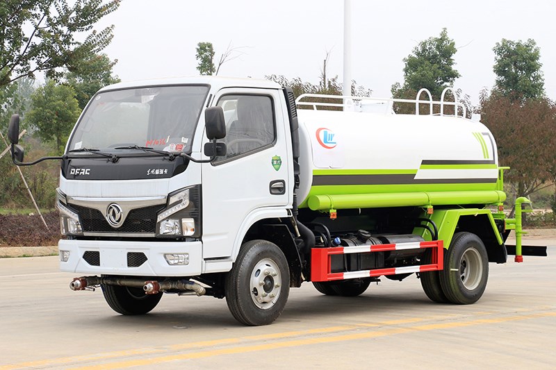 國六東風(fēng)小福瑞卡 5噸 灑水車(chē)