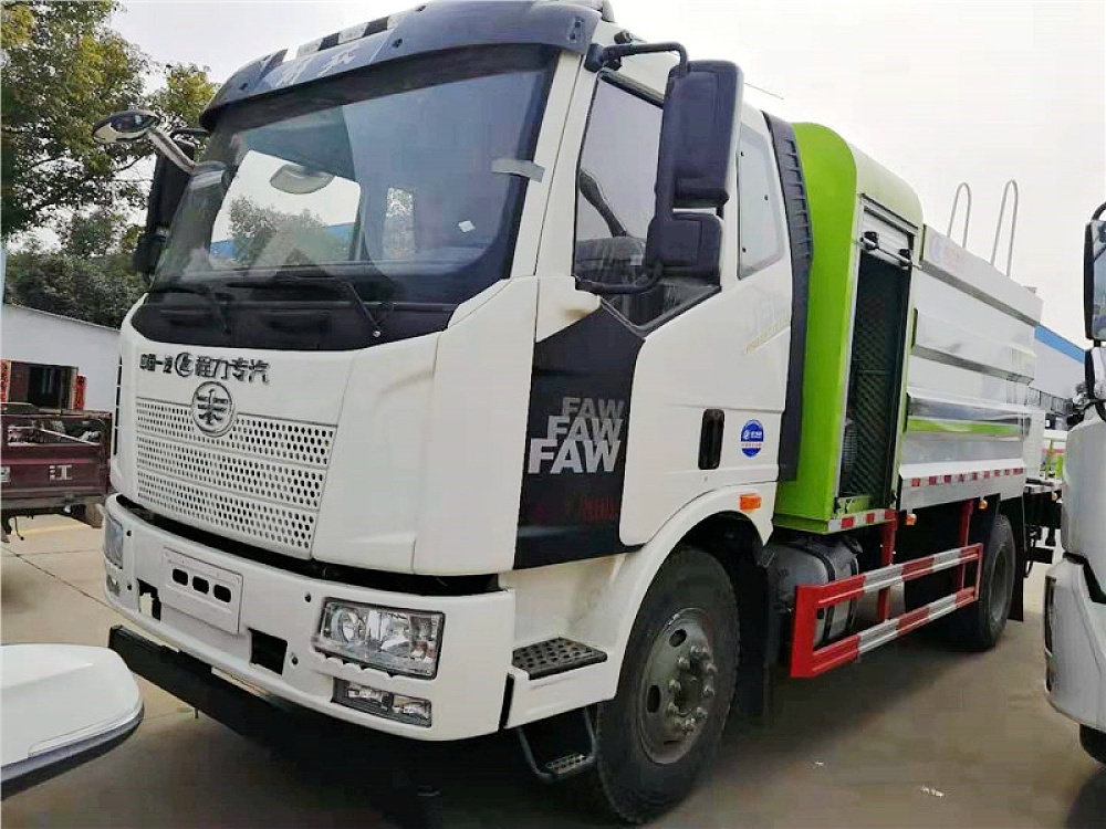 解放J6L多功能抑塵車(chē)國六11.3立方/50-100米霧炮