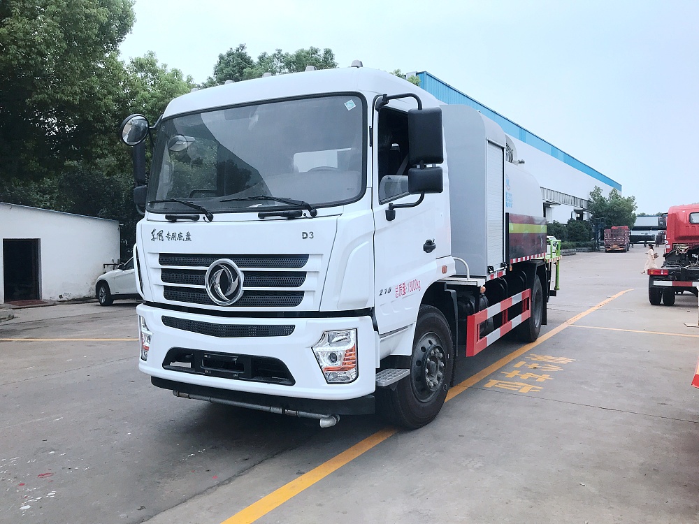 東風(fēng)專(zhuān)底抑塵噴霧車(chē)國六10立方/50-100米霧炮