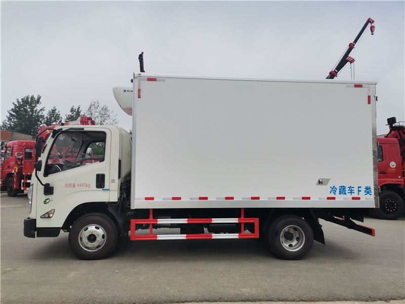 國六 江鈴凱運4.2米肉鉤冷藏車(chē)