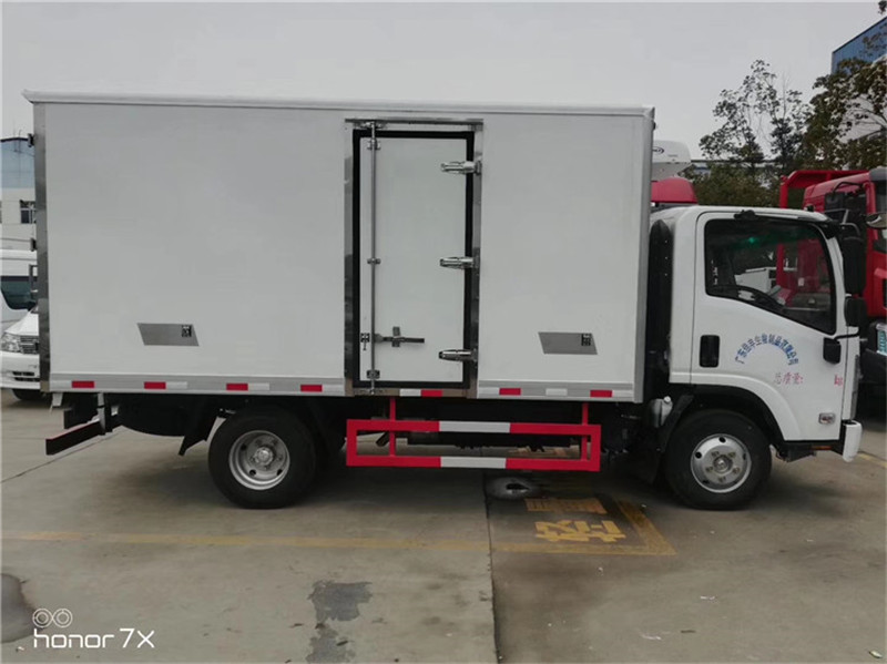 國六 慶鈴五十鈴KV100藍牌冷藏車(chē)