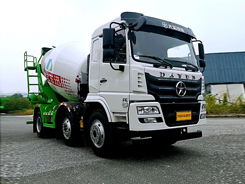 大運國六F6小三軸攪拌車(chē)