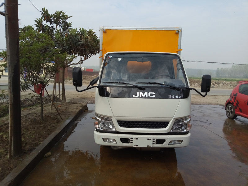 江鈴4.2米爆破器材運輸車(chē)