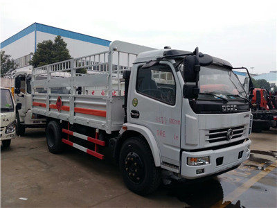 東風(fēng)多利卡5.1米氣瓶運輸車(chē)