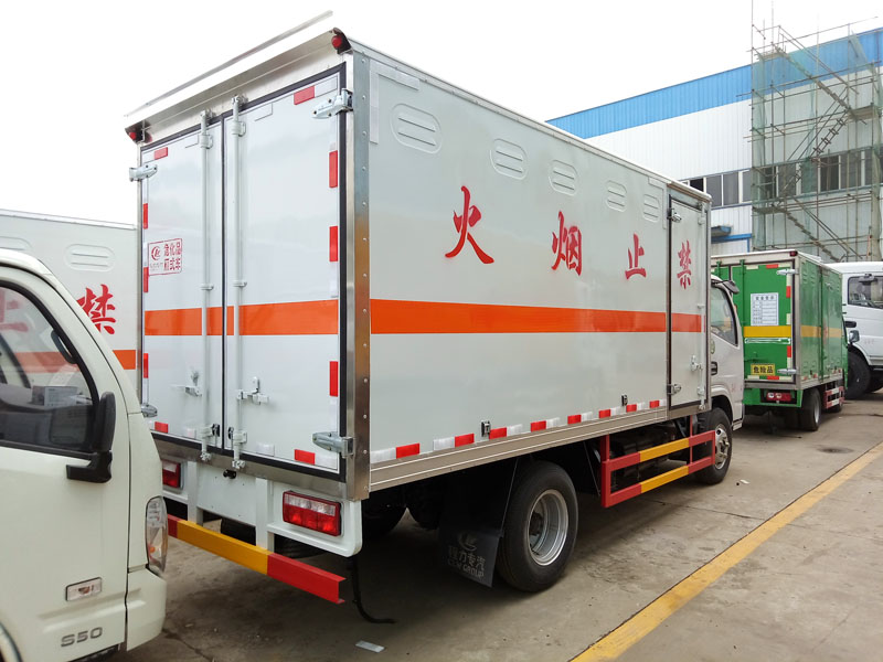 多利卡4.1米（藍牌）腐蝕品廂式車(chē)