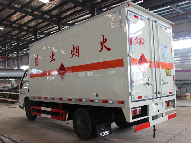 江鈴4米2（藍牌）雜項危險品廂式車(chē)