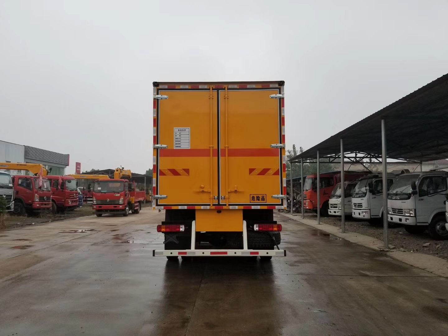 福田歐曼7.75米雜項廂式運輸車(chē)