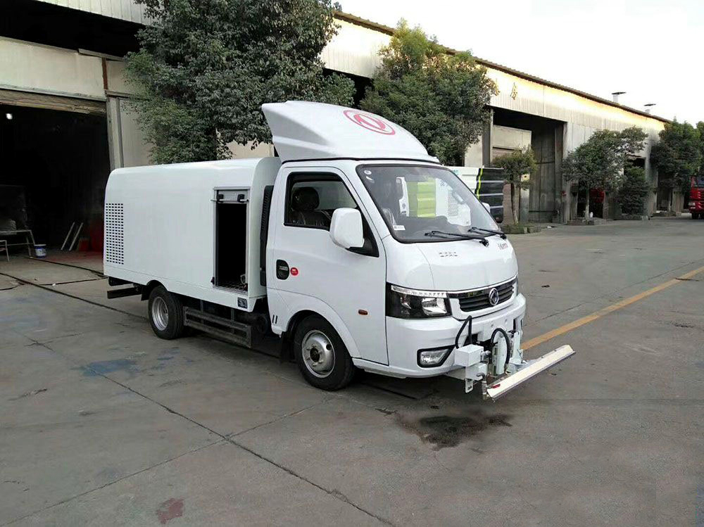 國六1.5立方 藍牌東風(fēng)途逸 路面清洗車(chē)