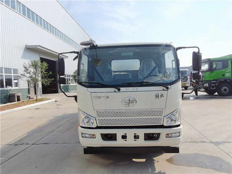 9.5方國六楚勝解放J6油罐車(chē)