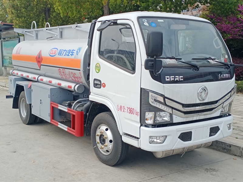 4.36方國六東風(fēng)多利卡加油車(chē)