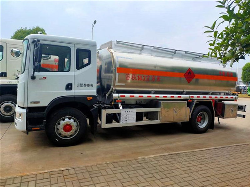 14.3方東風(fēng)天錦國六油罐車(chē)
