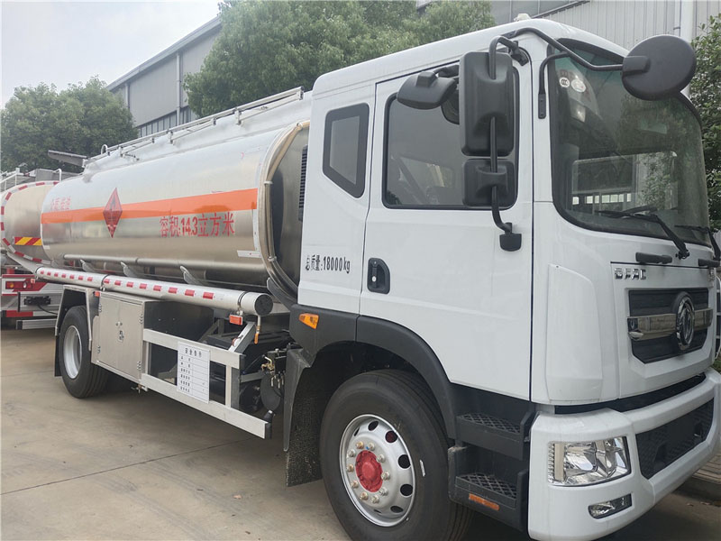 14.3方東風(fēng)天錦國六油罐車(chē)