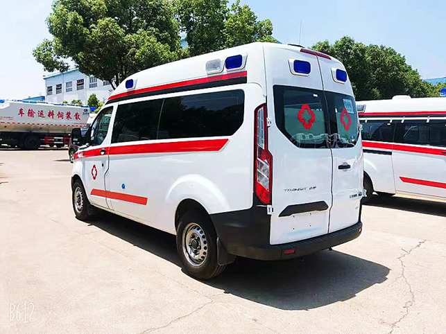 福特全順中軸中頂汽油版負壓救護車(chē)