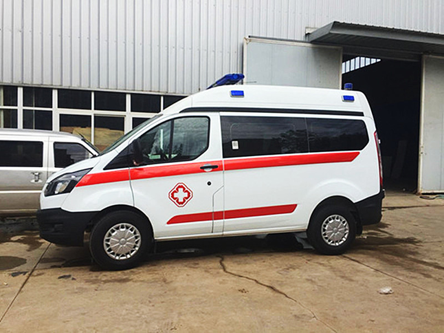 福特全順中軸柴油版運輸型救護車(chē)