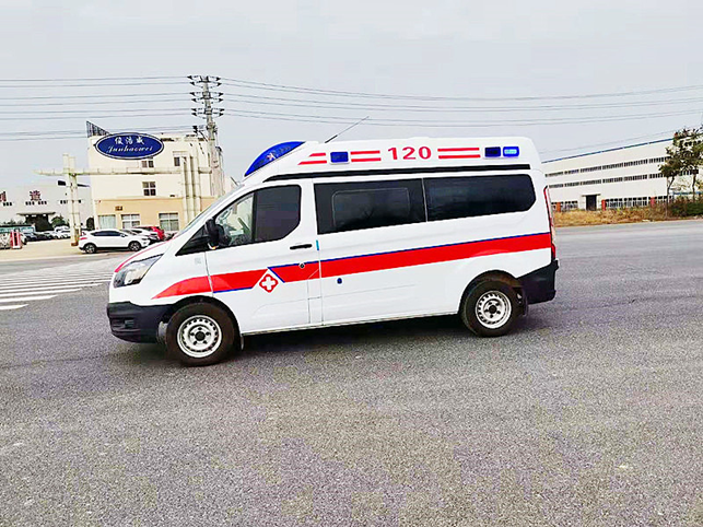 福特全順V362中軸柴油版負壓救護車(chē)