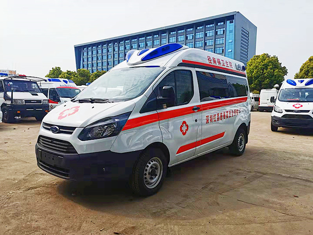 福特全順V362自動(dòng)檔負壓救護車(chē)