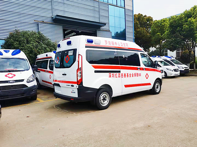 福特V362中軸自動(dòng)檔救護車(chē)