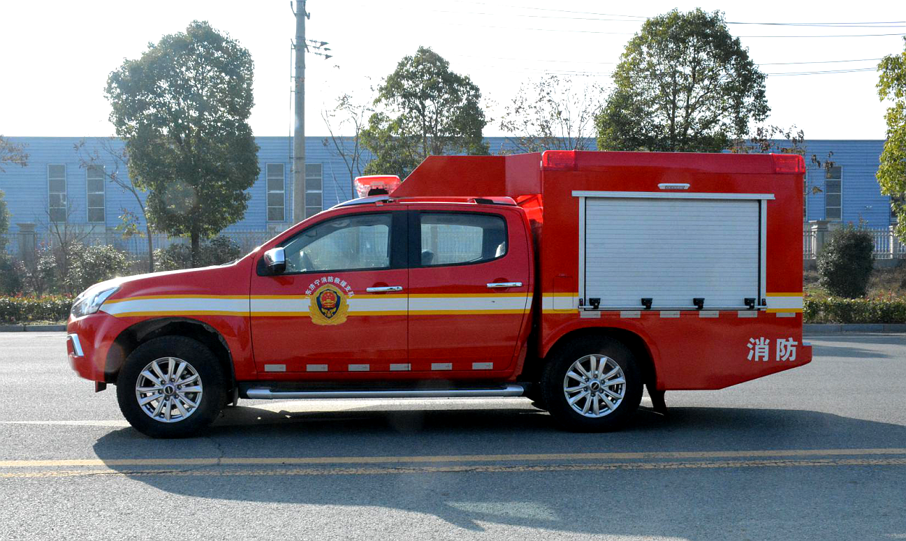 五十鈴通訊指揮車(chē)