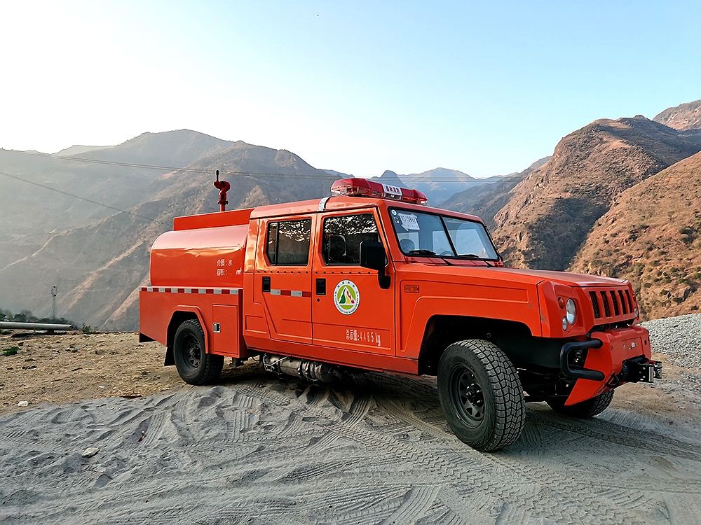 北汽勇士四驅森林消防供水車(chē)