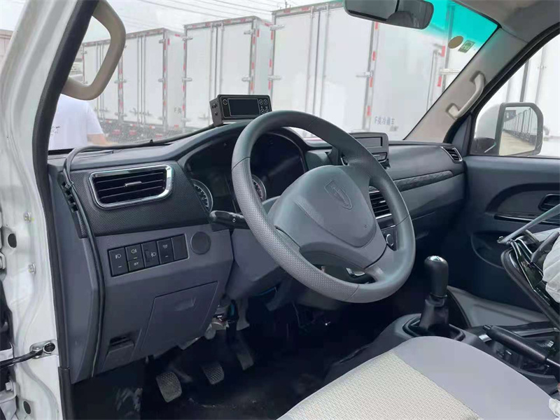 國六 金杯T50S后雙輪3.5米冷藏車(chē)