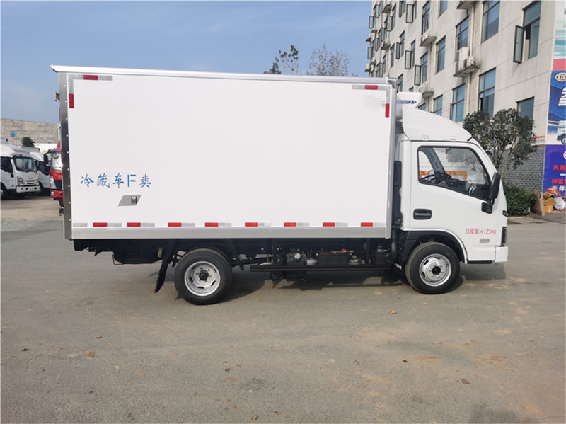 國六 躍進(jìn)3.26米柴油版冷藏車(chē)