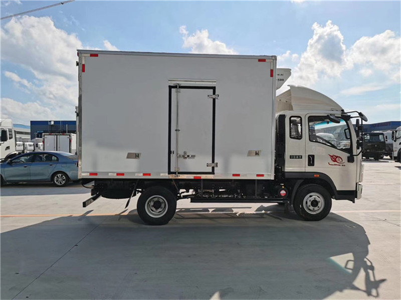 國六 重汽豪沃濰柴160馬力藍牌冷藏車(chē)