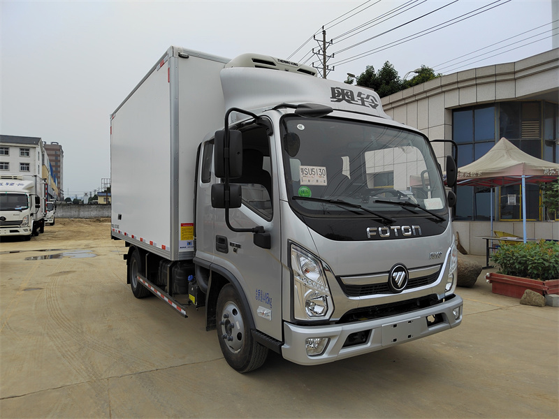 國六 福田奧鈴4.2米排半冷藏車(chē)